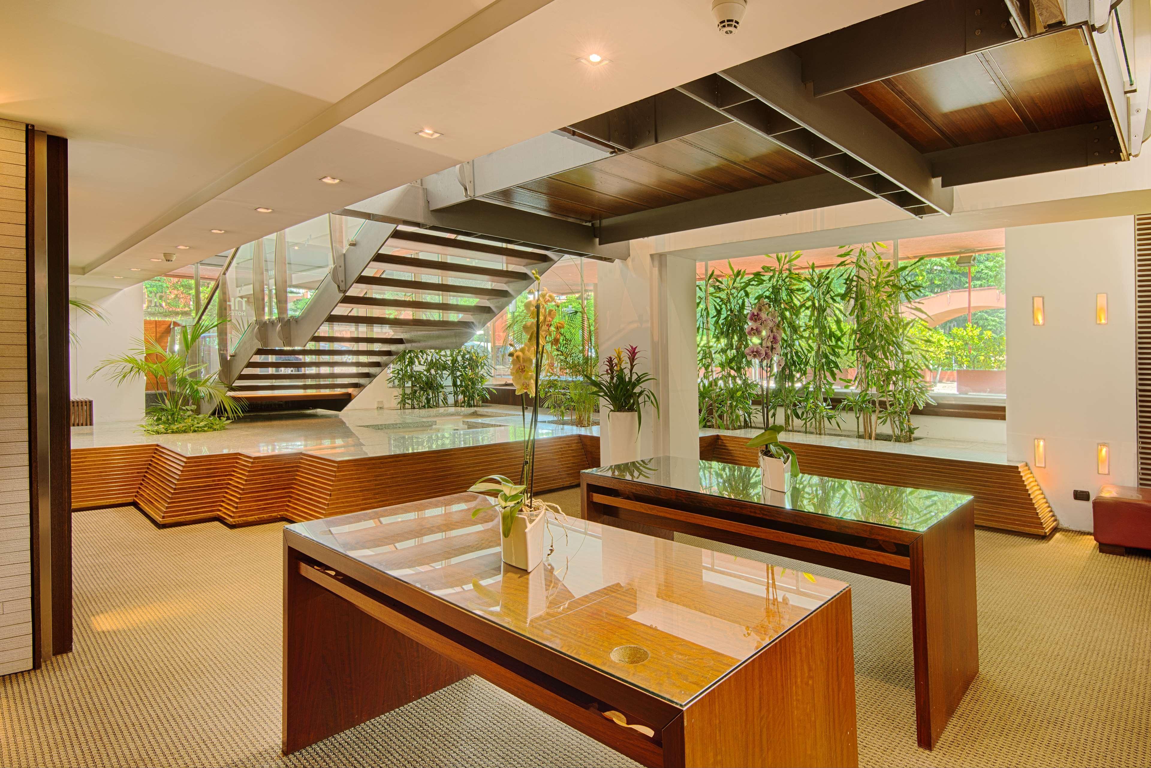 เอ็นเอชมิลาโน 2 Hotel เซกราเต ภายนอก รูปภาพ